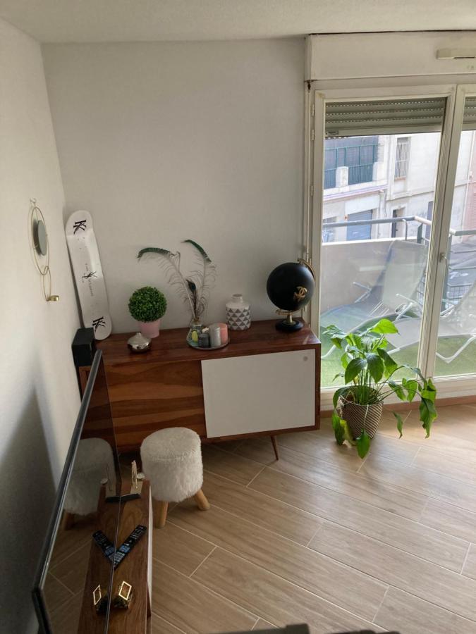 Apparement Chaleureux Avec Balcon Marseille Exterior photo